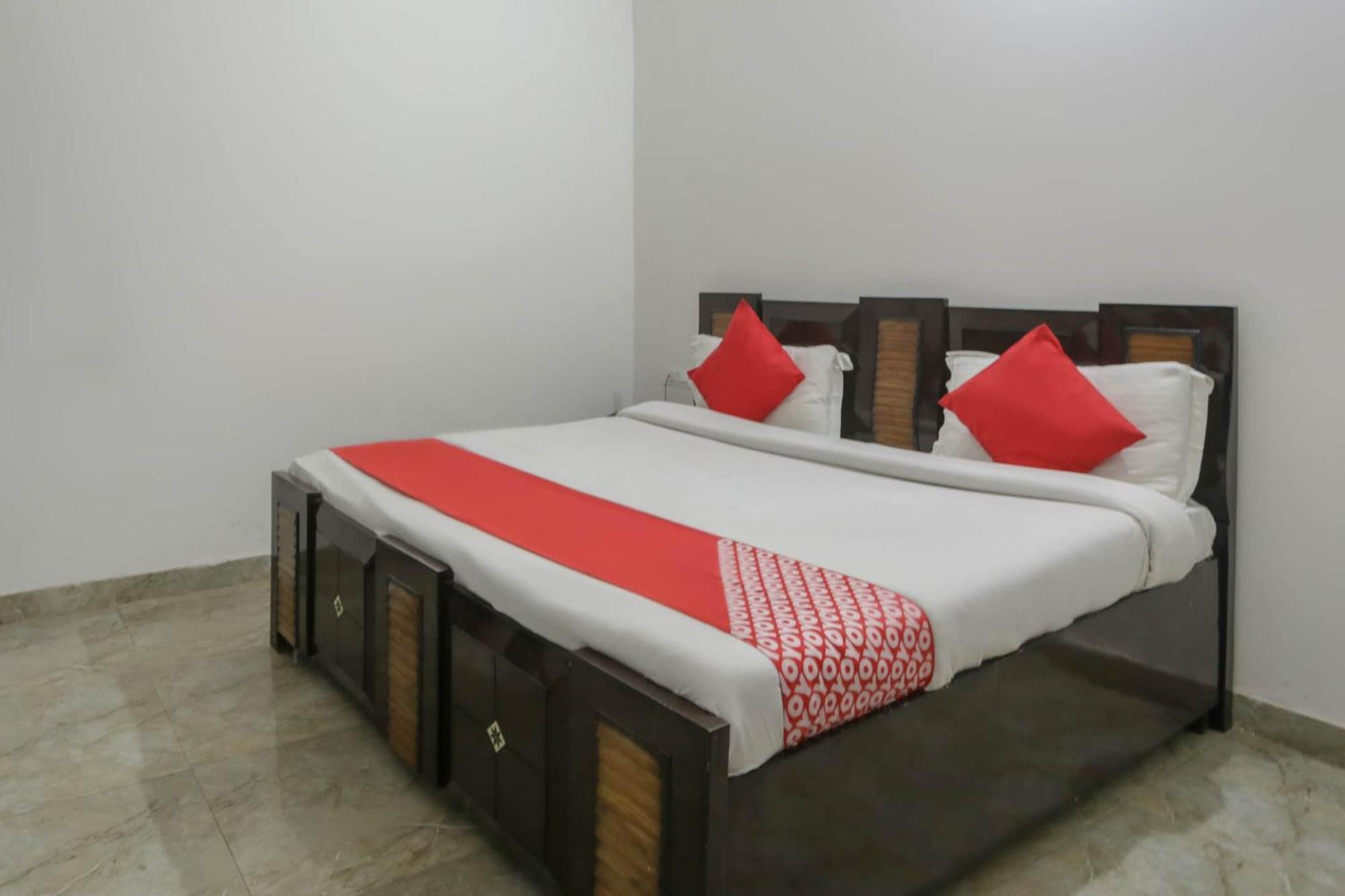OYO 67790 Hotel Aarush Jhajhar Exterior foto
