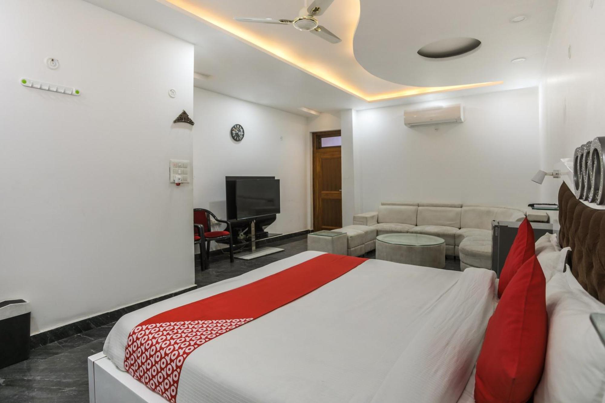 OYO 67790 Hotel Aarush Jhajhar Exterior foto