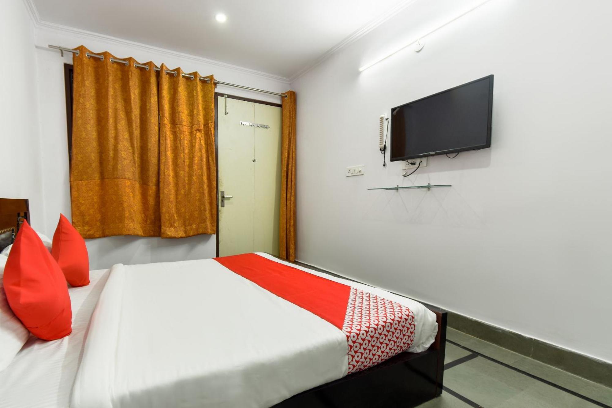OYO 67790 Hotel Aarush Jhajhar Exterior foto